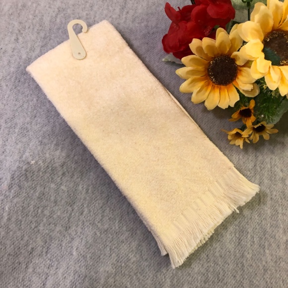 NWT - Set of Three Embroidered Christmas Hand Towels - Picture 6 of 16